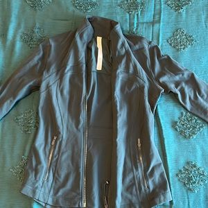 Lulu define jacket